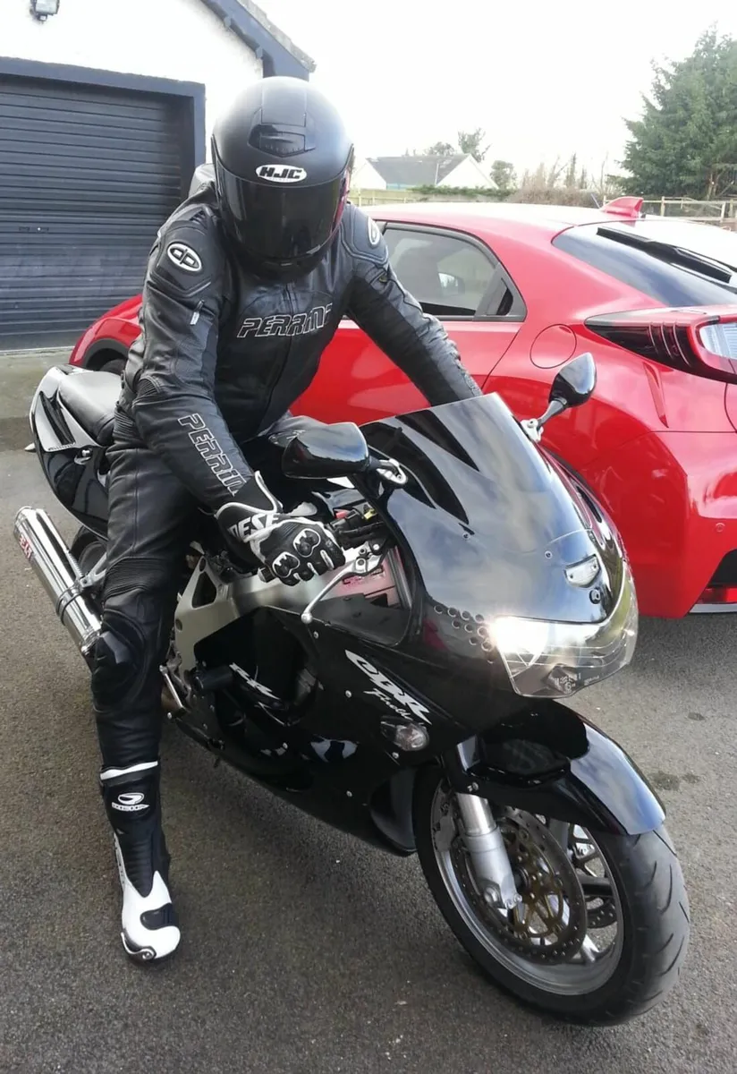 Honda CBR 900 - Image 1