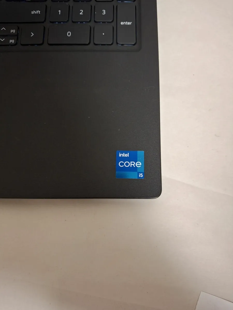 Dell Latitude 3520 Intel Core i5-1135G7 (11th Gen) - Image 3