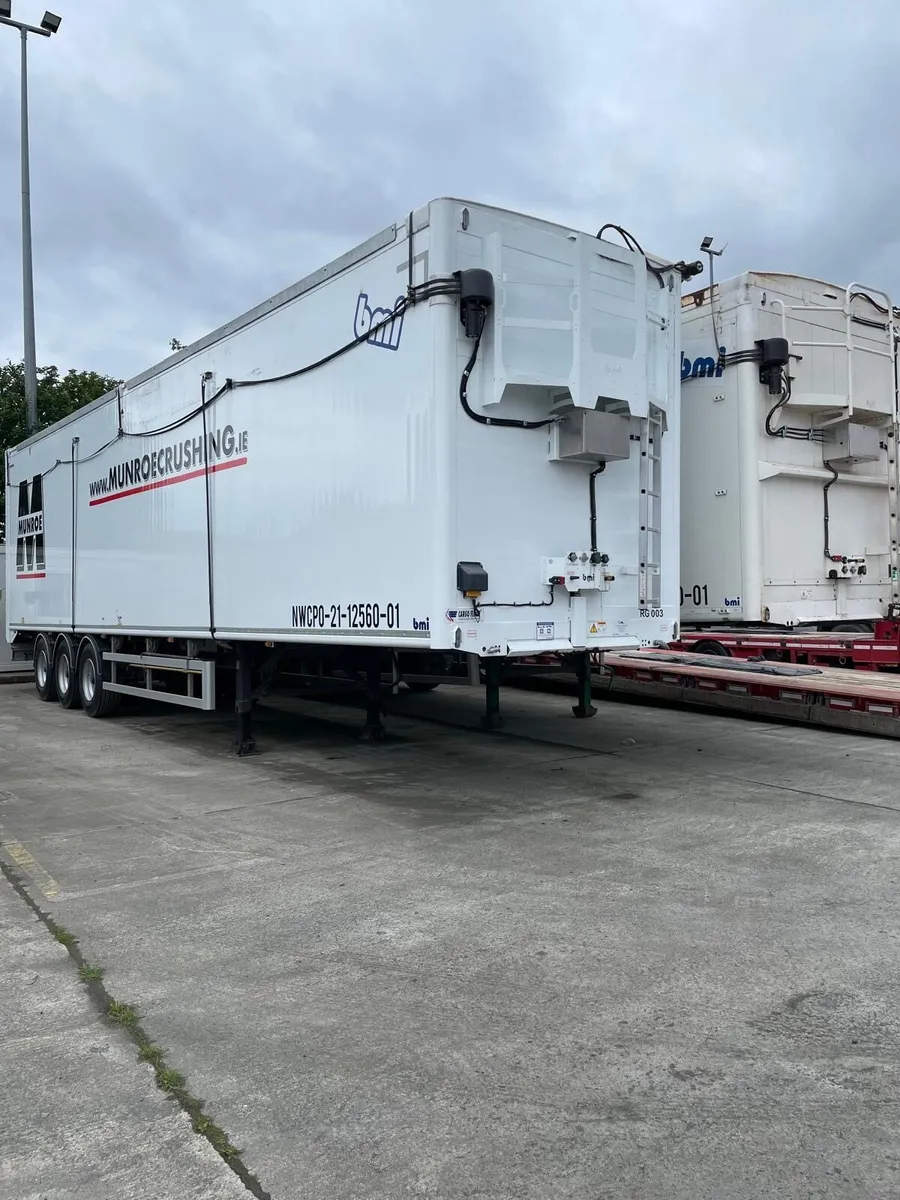 2024 BMI walking floor trailer - Image 1