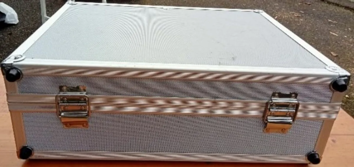 Metal Case - Image 2