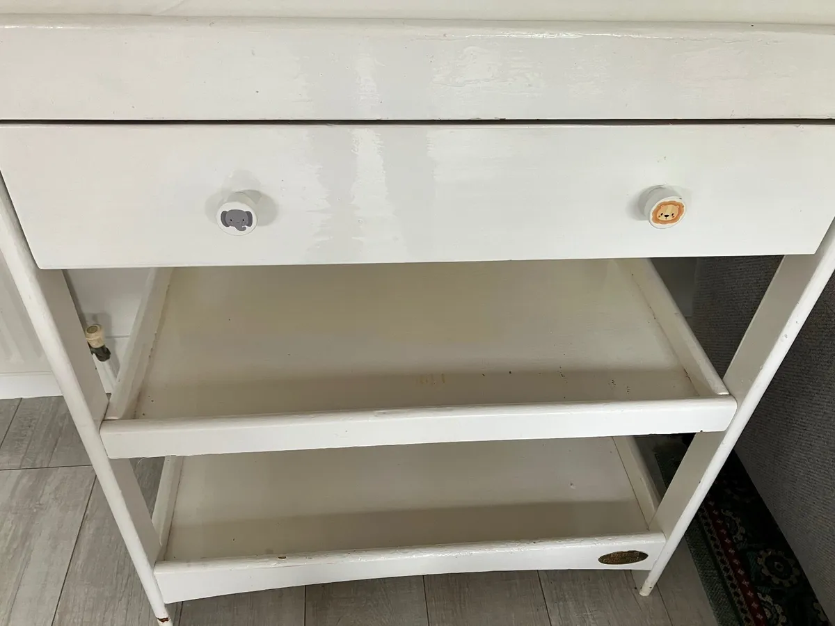 Baby changing unit - Image 2