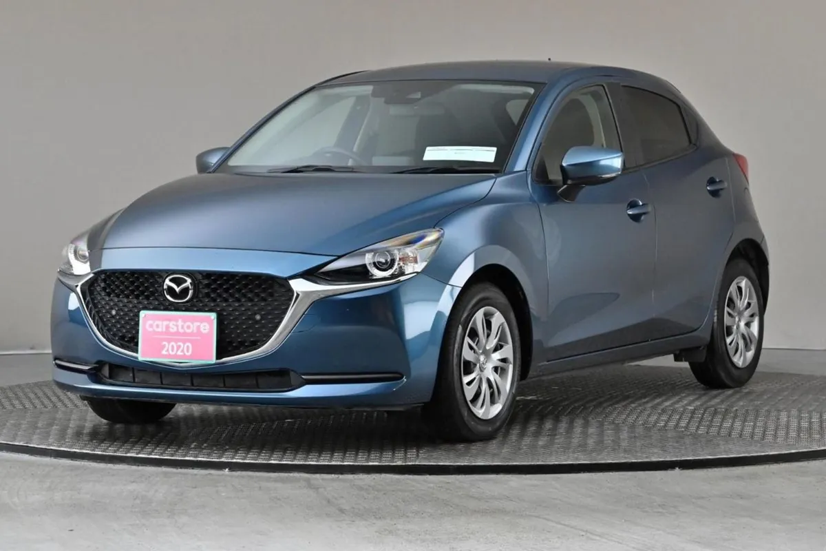 Mazda 2 1.5 Skyactive Auto  revese Cam rear Park - Image 3