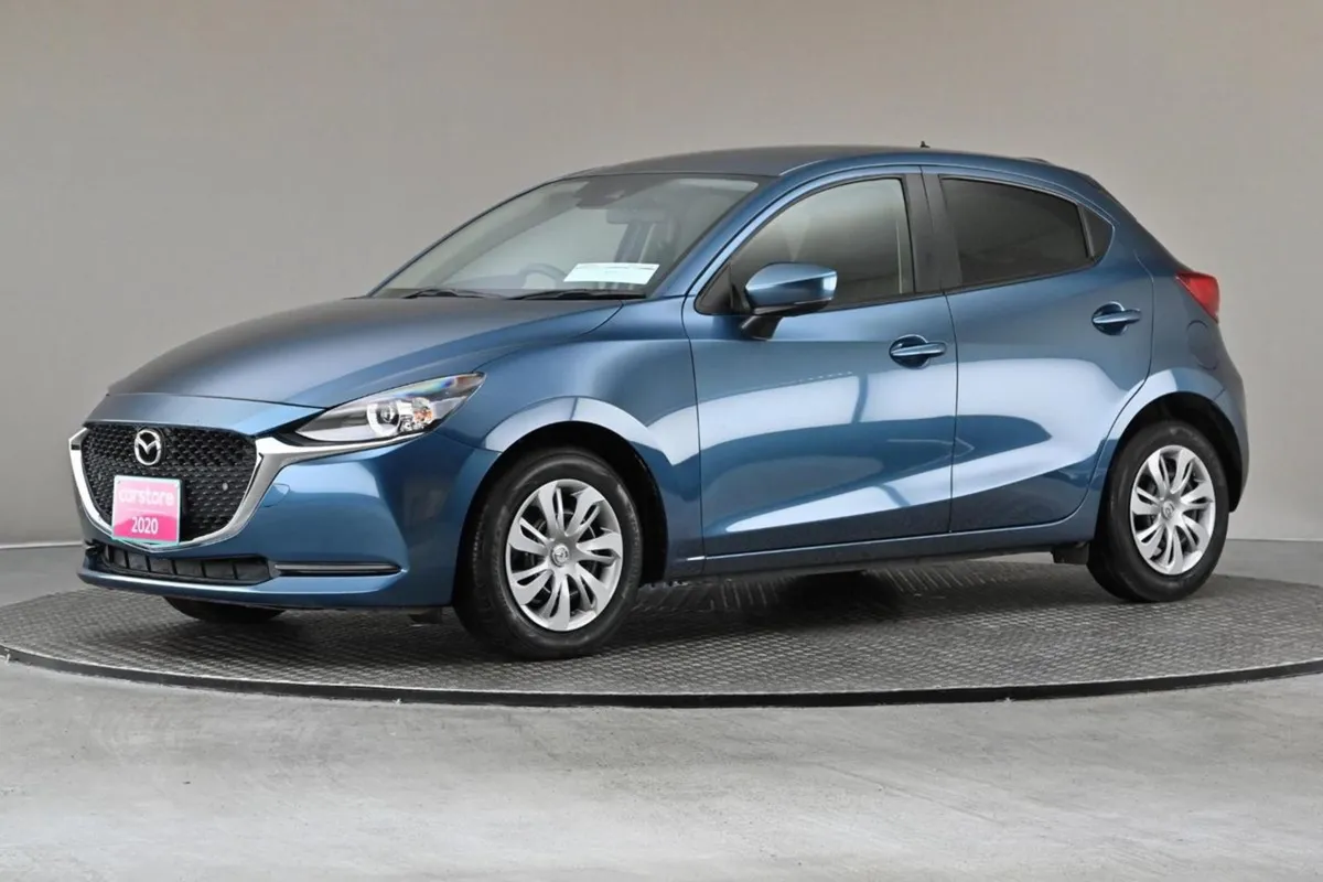 Mazda 2 1.5 Skyactive Auto  revese Cam rear Park - Image 4