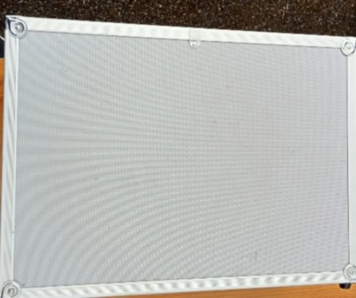 Metal Case - Image 3