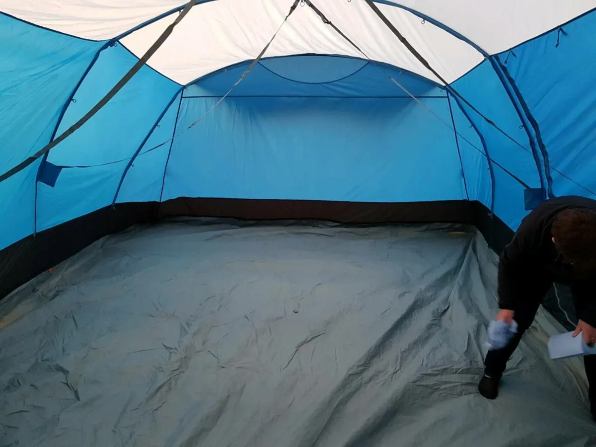 TENT - Image 3