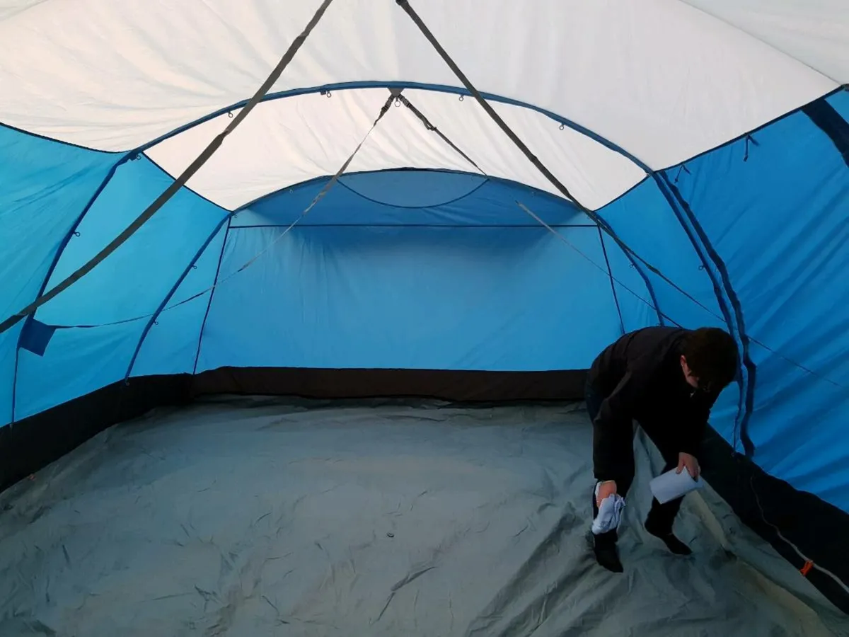 TENT - Image 4