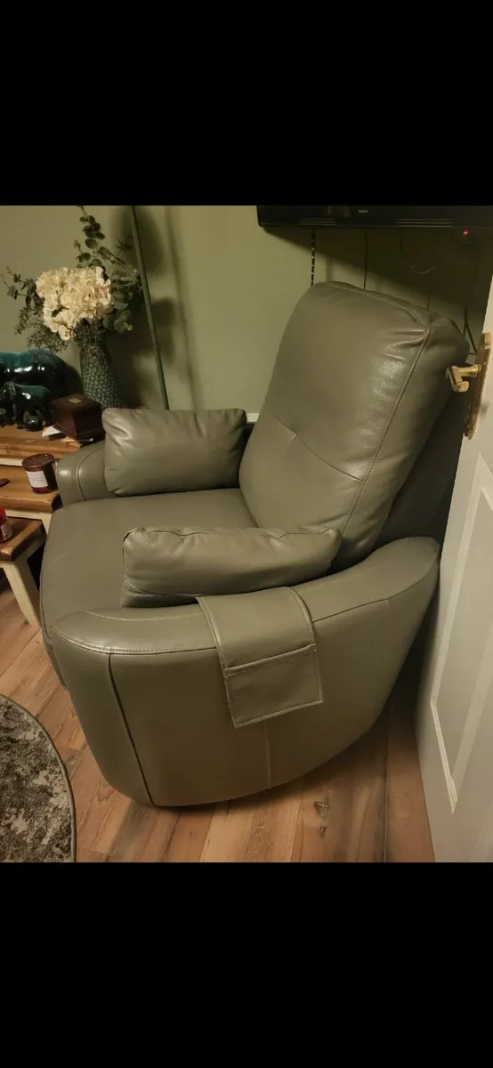Armchair - Image 4