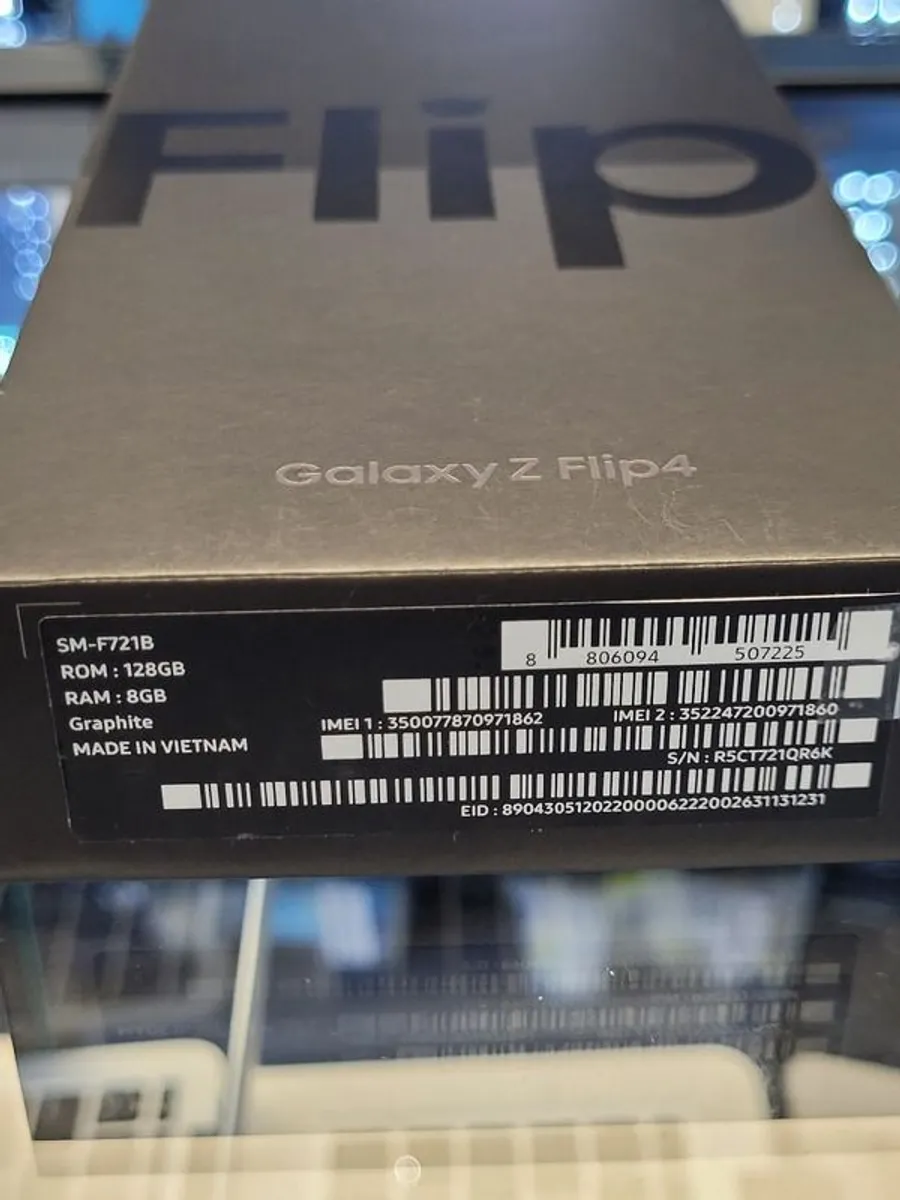 Samsung Galaxy Z Flip4 128GB Mobile Phone Dual Sim Unlocked (Like New) - Image 4