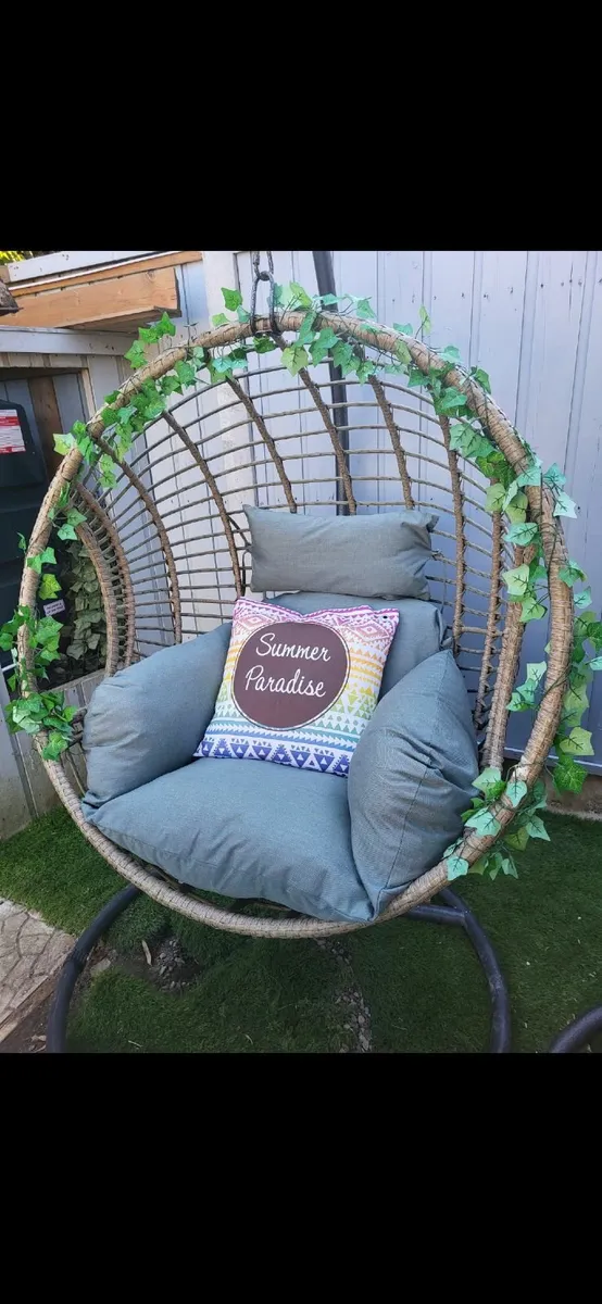 Garden hanging egg chairs x2 - Image 1