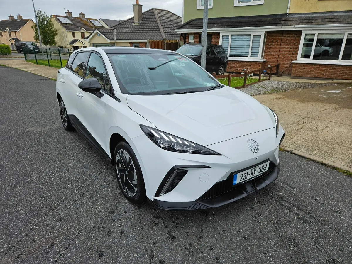 MG4 Exclusive 64KW - Image 1