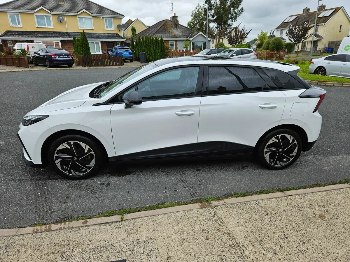 MG4 Exclusive 64KW - Image 2