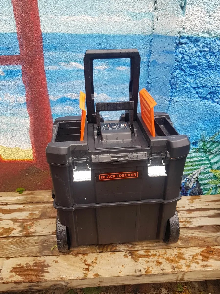 Black and decker tool box like new - Image 1