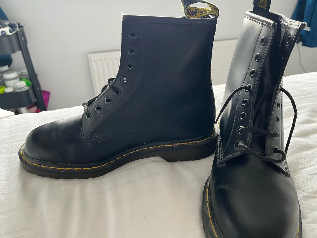 Men’s doc martins - Image 2