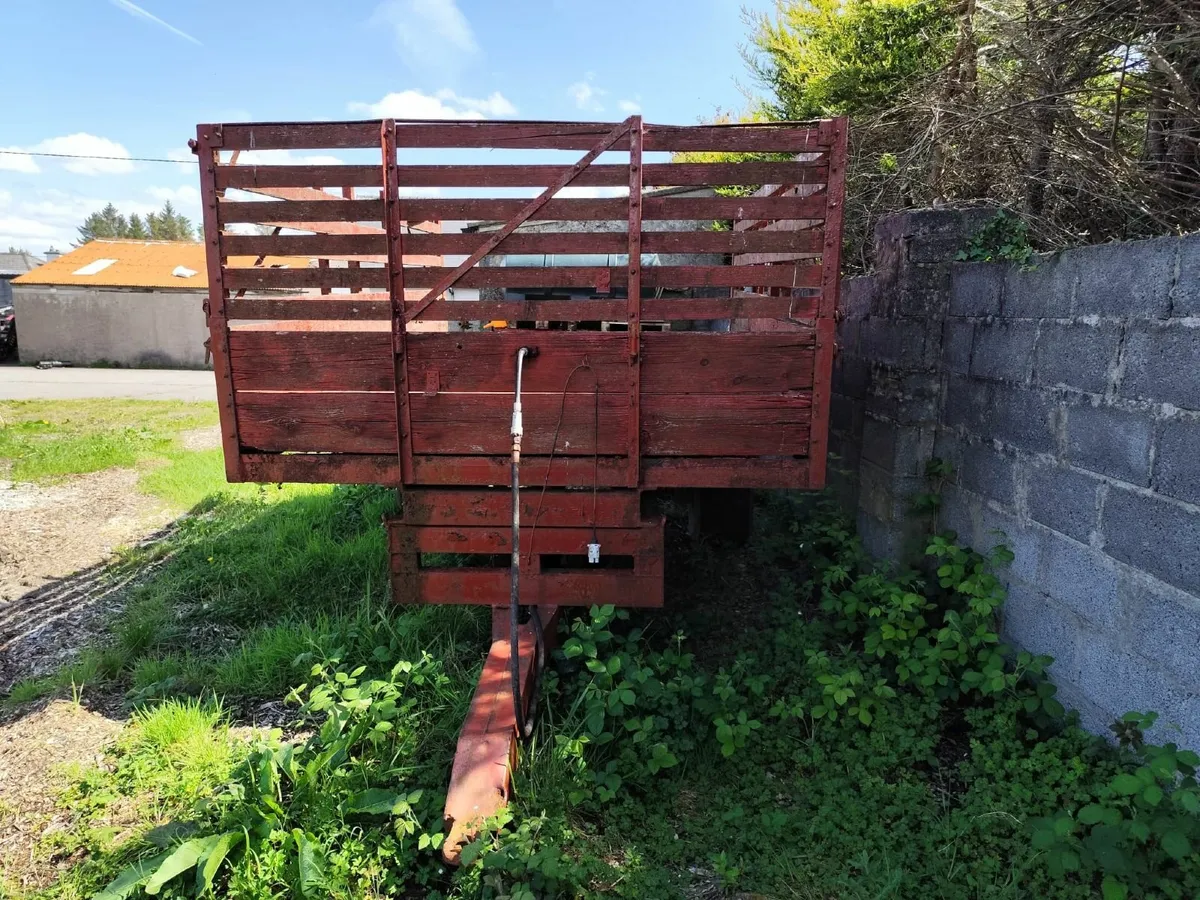 TRAILER TOPPER FERTILISER SPREADER - Image 1