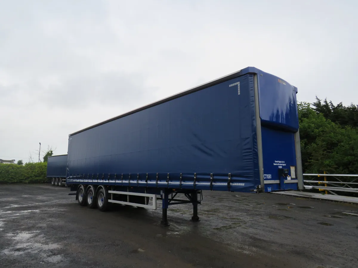 2018 Lawrence David Pillarless Curtainsider - Image 2