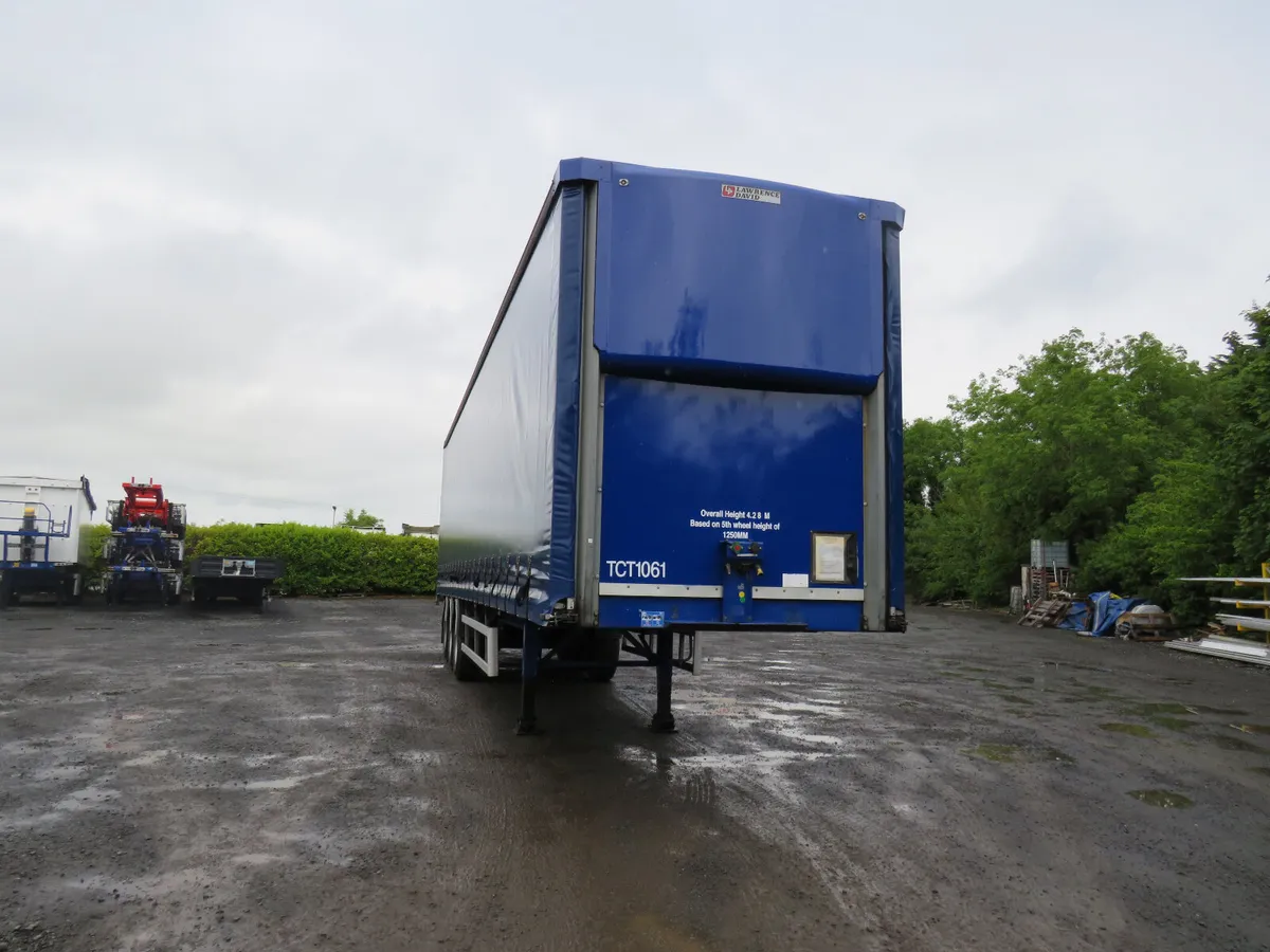 2018 Lawrence David Pillarless Curtainsider - Image 3