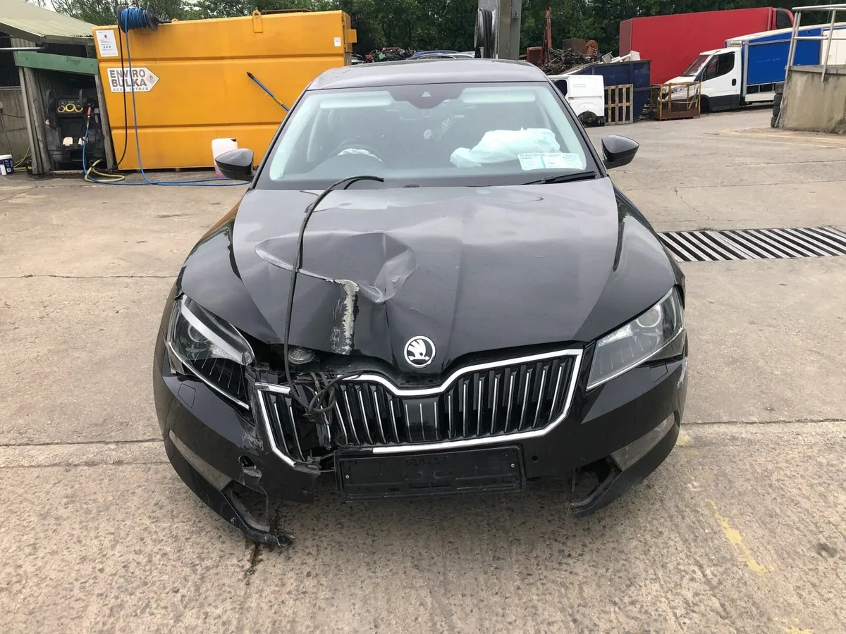 2019 SKODA SUPERB 2 ltr (for parts only) - Image 4