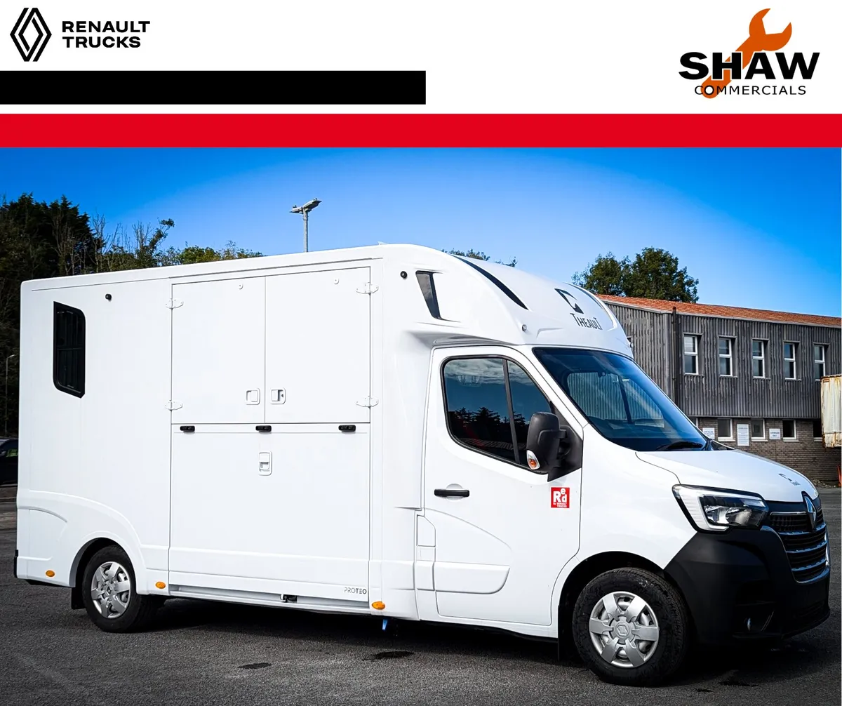 New Renault Master with Theault Pro Teo 3 Horsebox - Image 2
