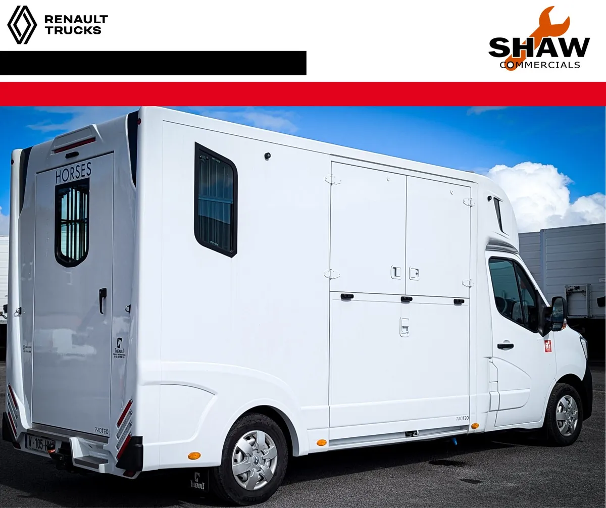 New Renault Master with Theault Pro Teo 3 Horsebox - Image 3