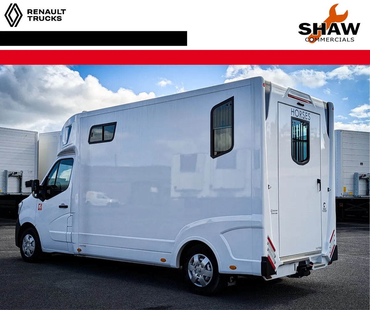 New Renault Master with Theault Pro Teo 3 Horsebox - Image 4