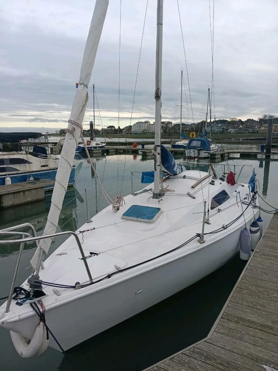 Hunter Sonata 23 sailboat - Image 2
