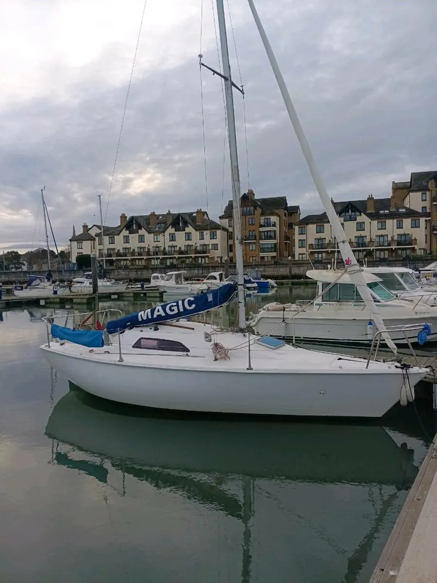 Hunter Sonata 23 sailboat - Image 3