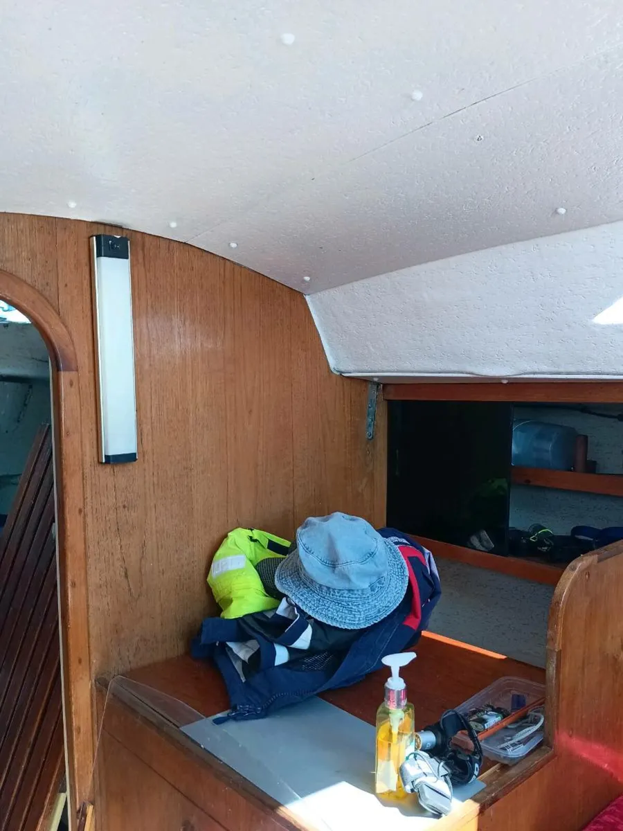 Hunter Sonata 23 sailboat - Image 4