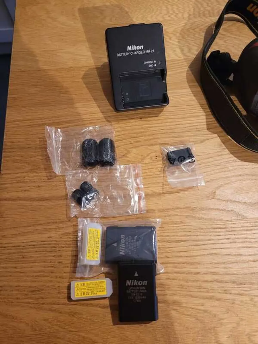 NIKON & accessories - Image 4