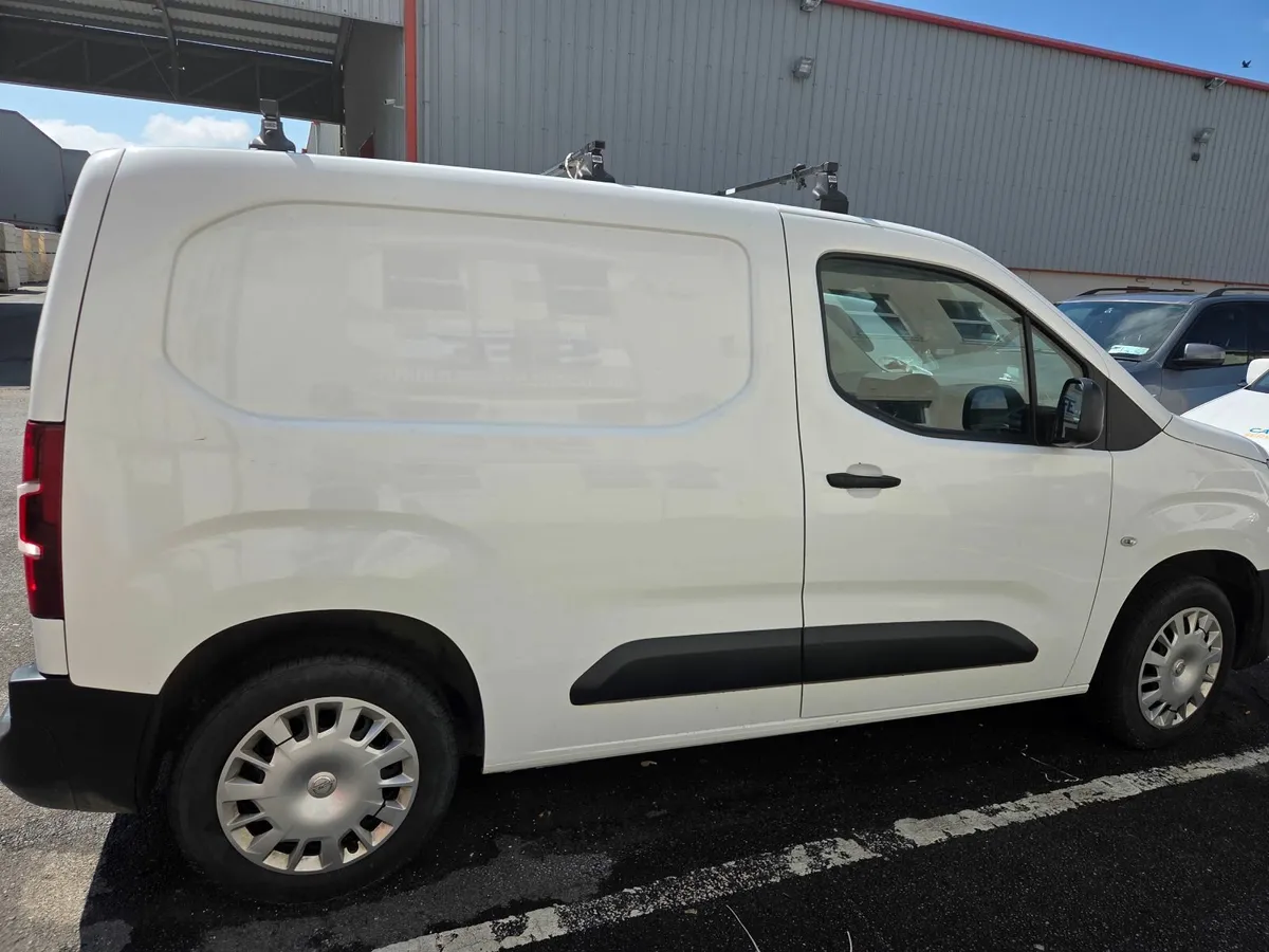 Opel Combo 2022 - Image 1