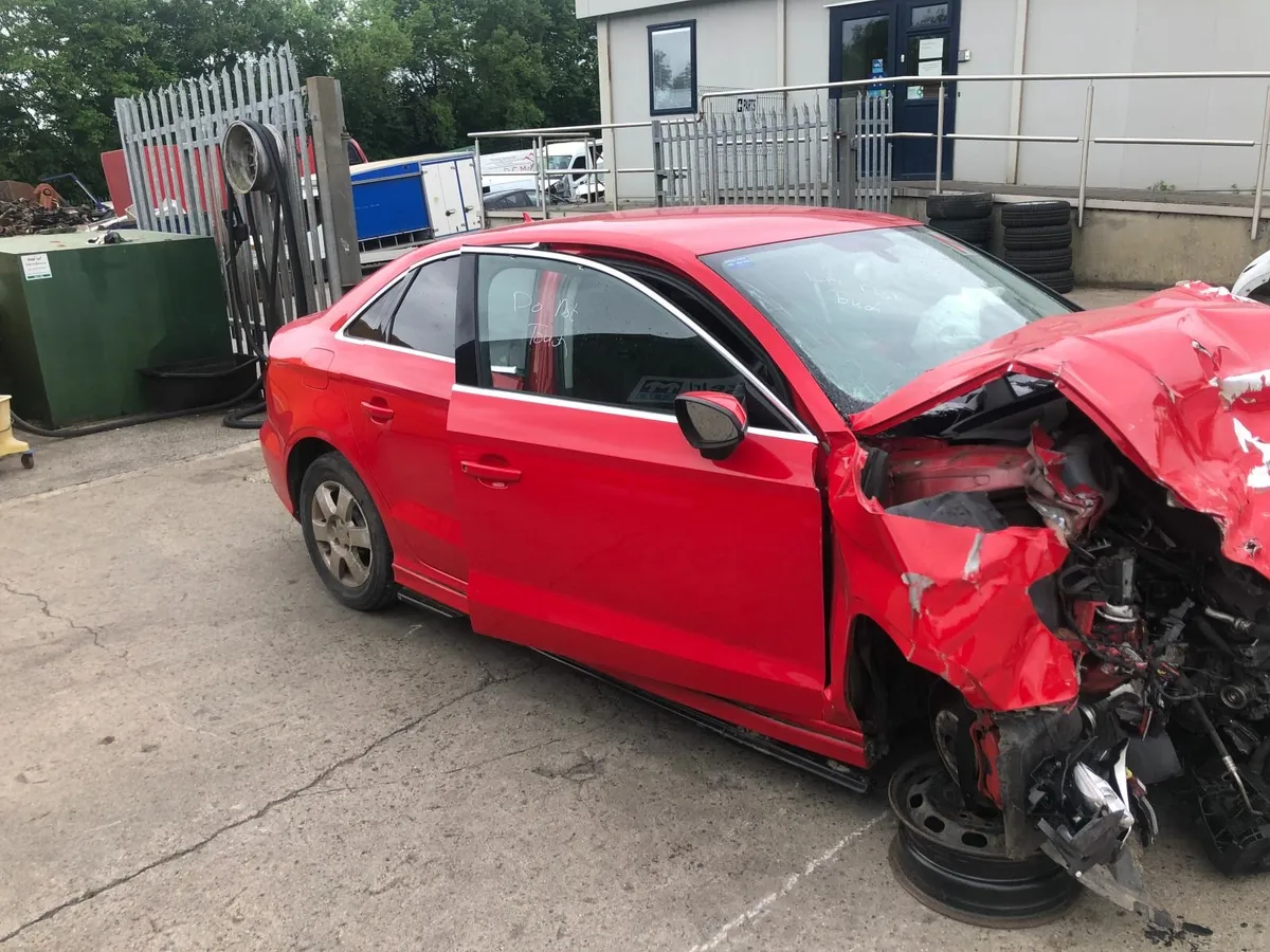 2014 AUDI A3 SALOON 1.6 dsl (for parts only) - Image 3