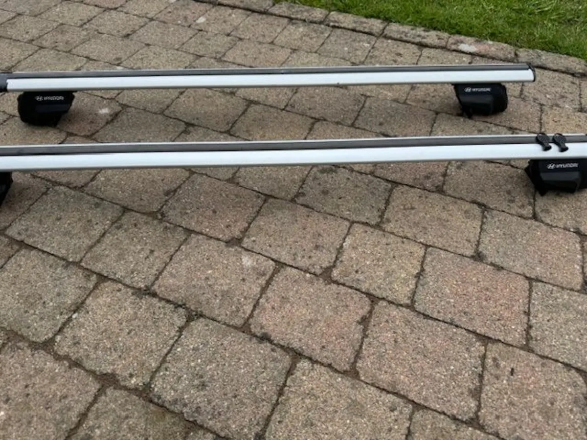 Hyundai Tucson Roof Bars - Image 1