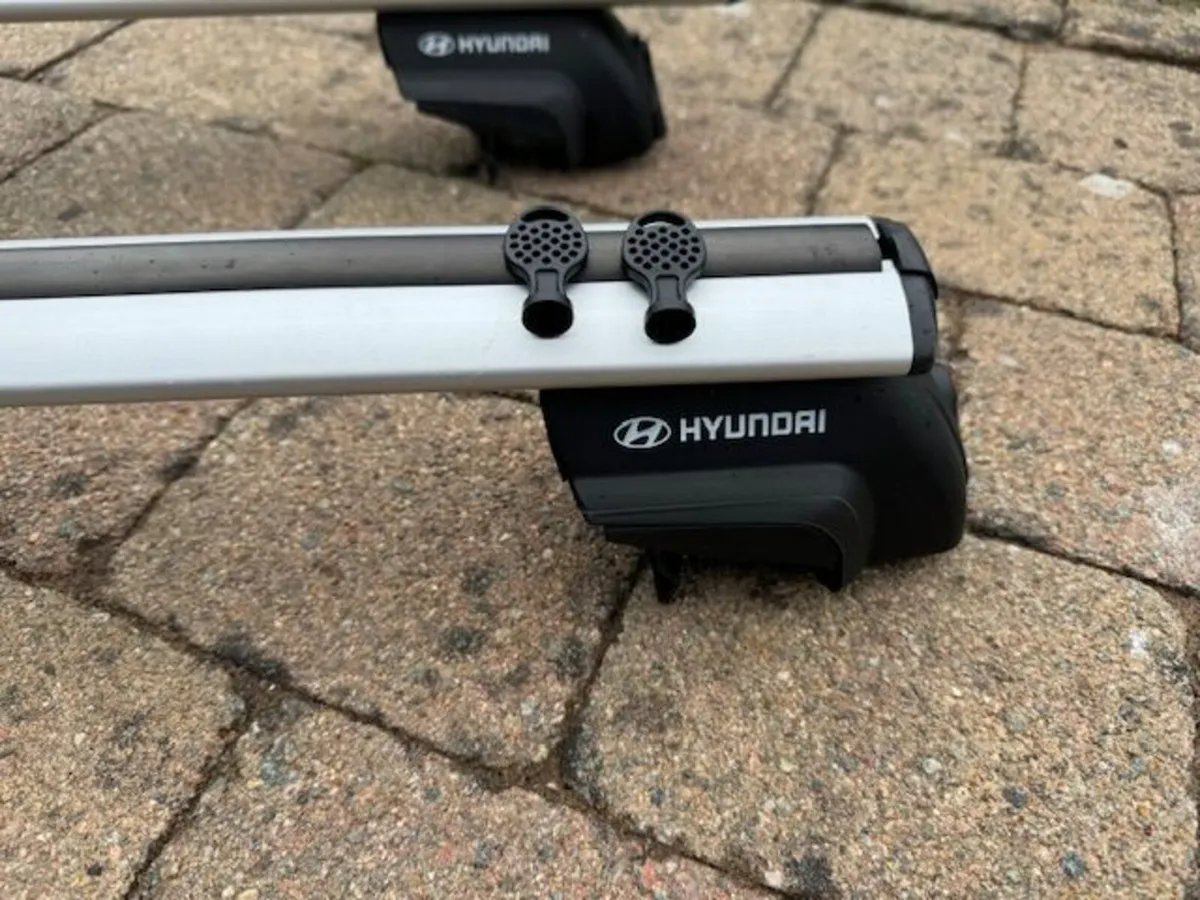 Hyundai Tucson Roof Bars - Image 2