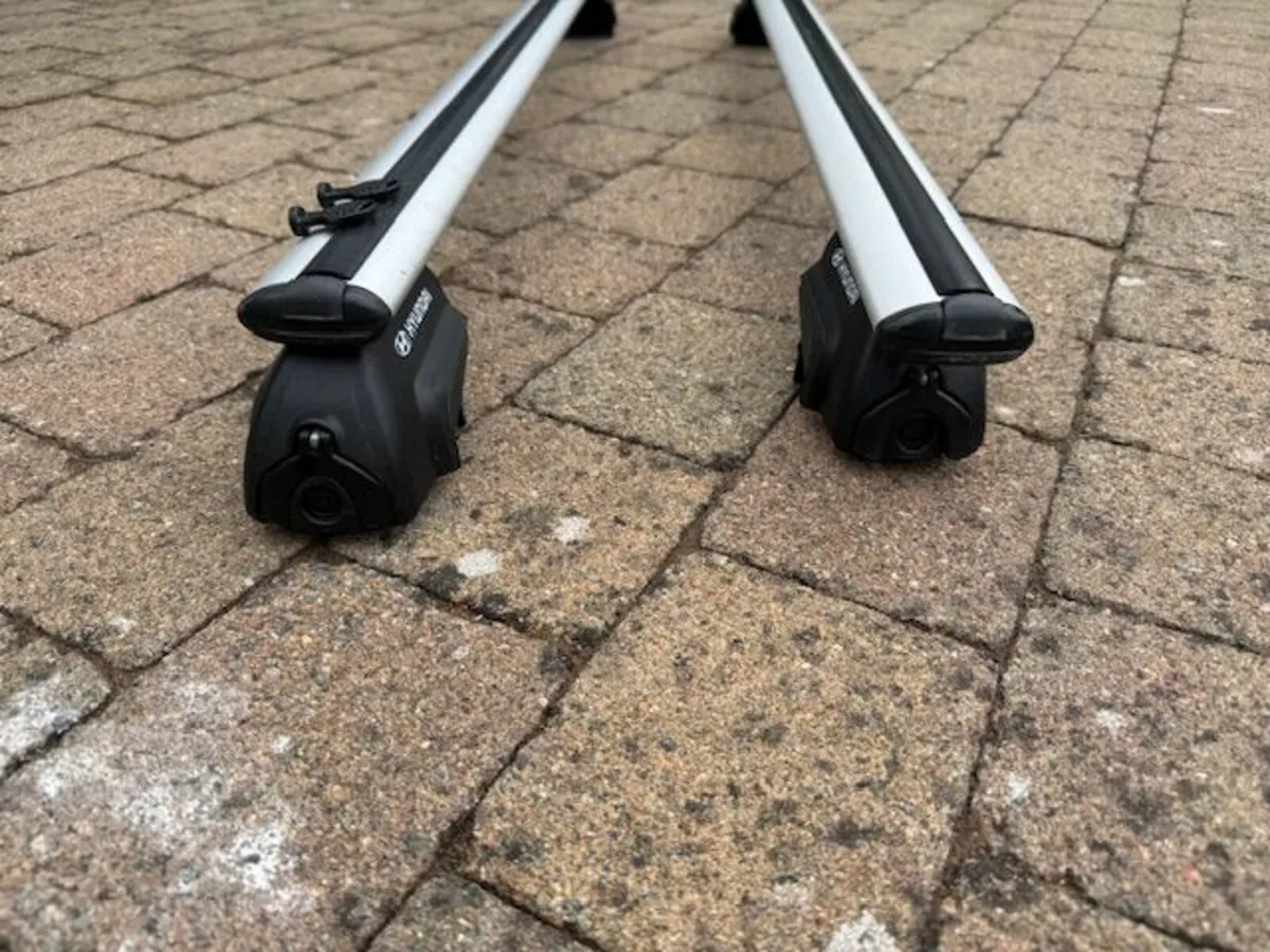 Hyundai Tucson Roof Bars - Image 3