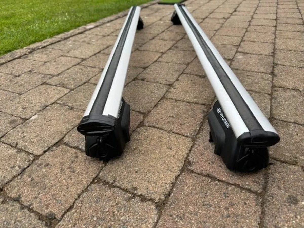 Hyundai Tucson Roof Bars - Image 4