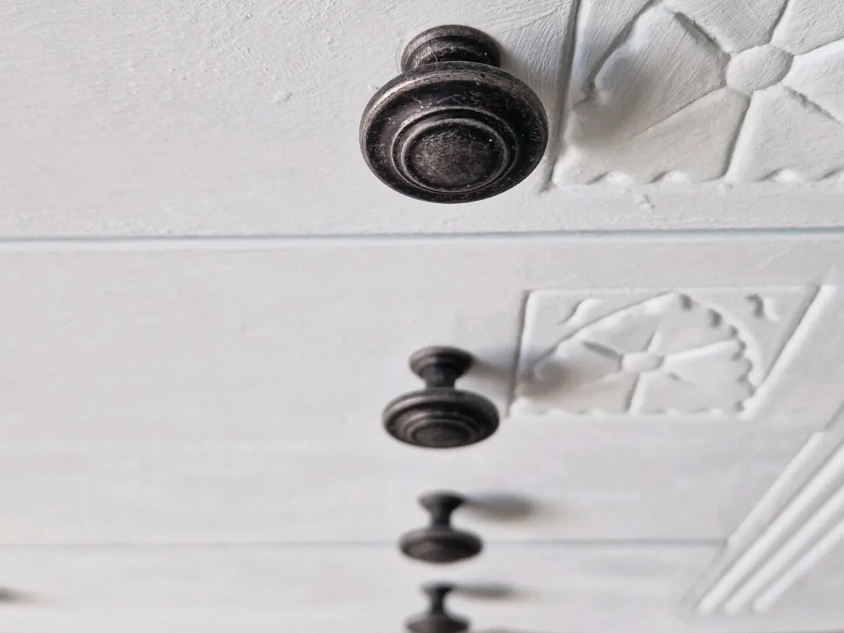 Wide Chest drawers refurbished - Image 4