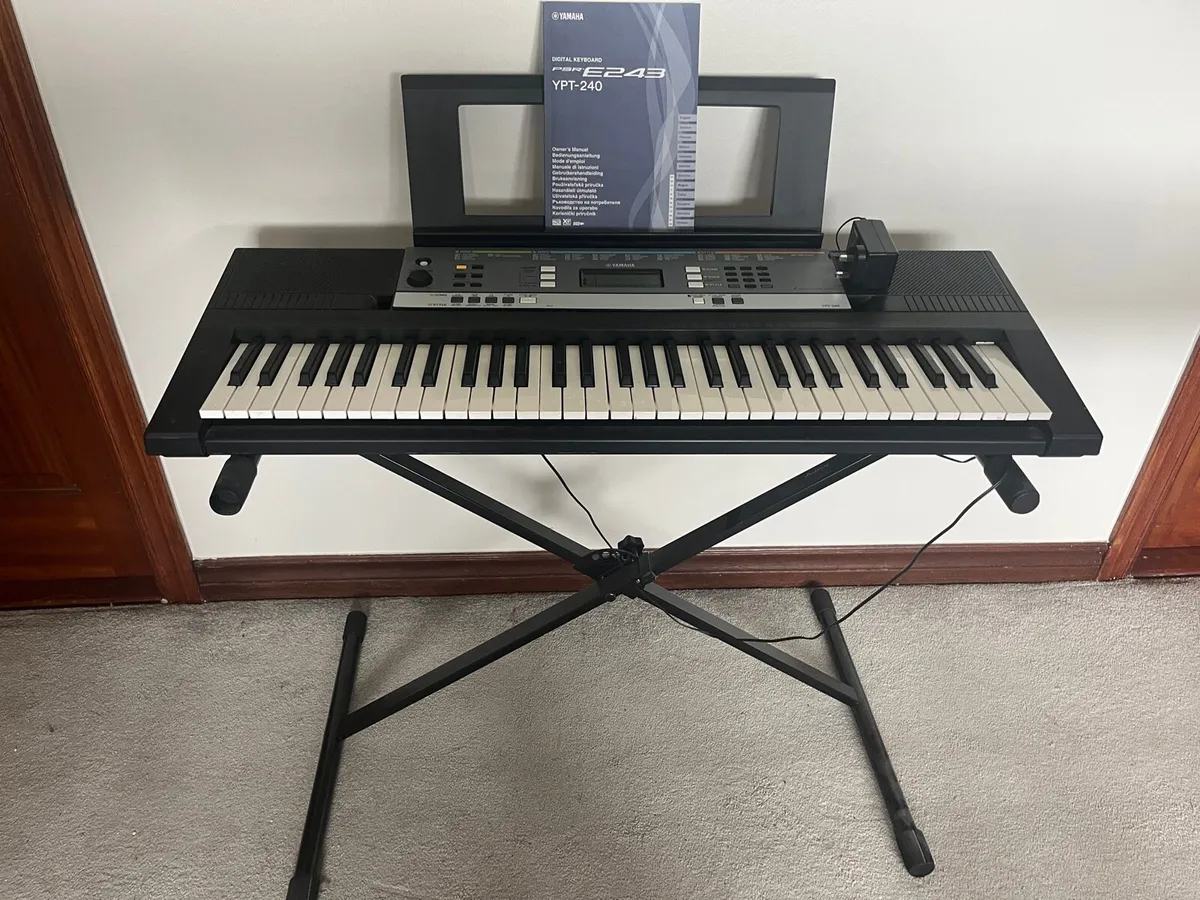 YAMAHA PSR-E243 Piano keyboard - Image 1