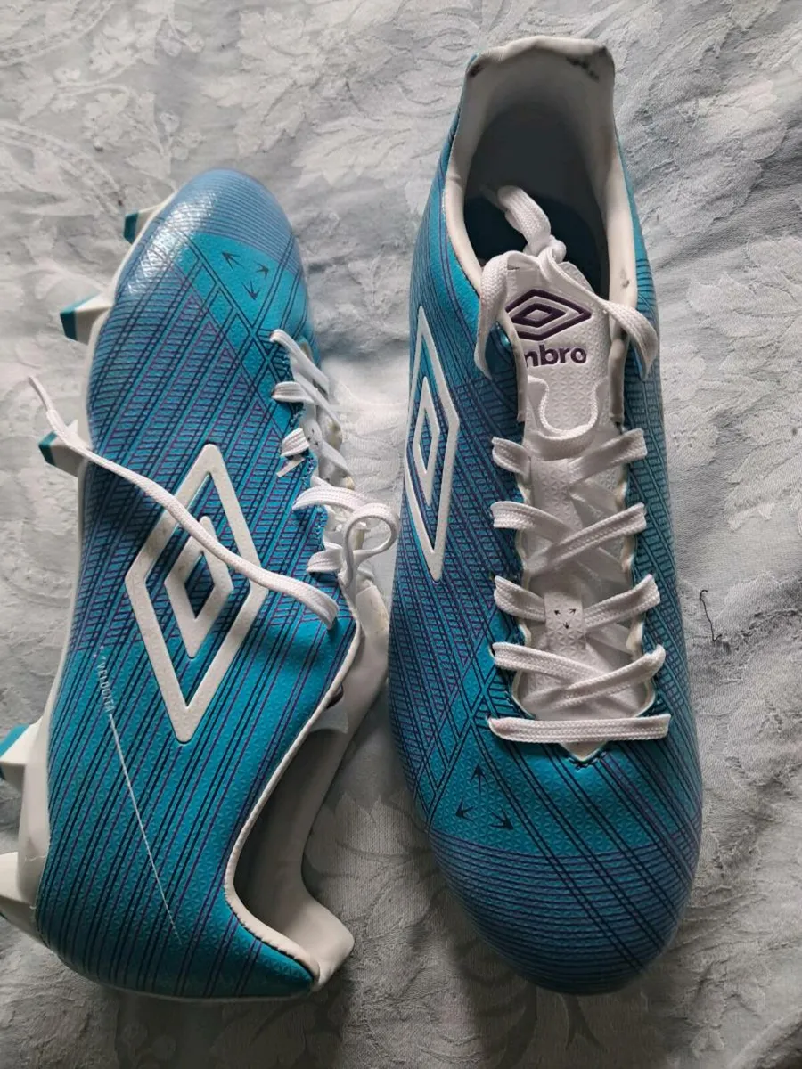 Umbro Suze 8 football boots ( new) - Image 1