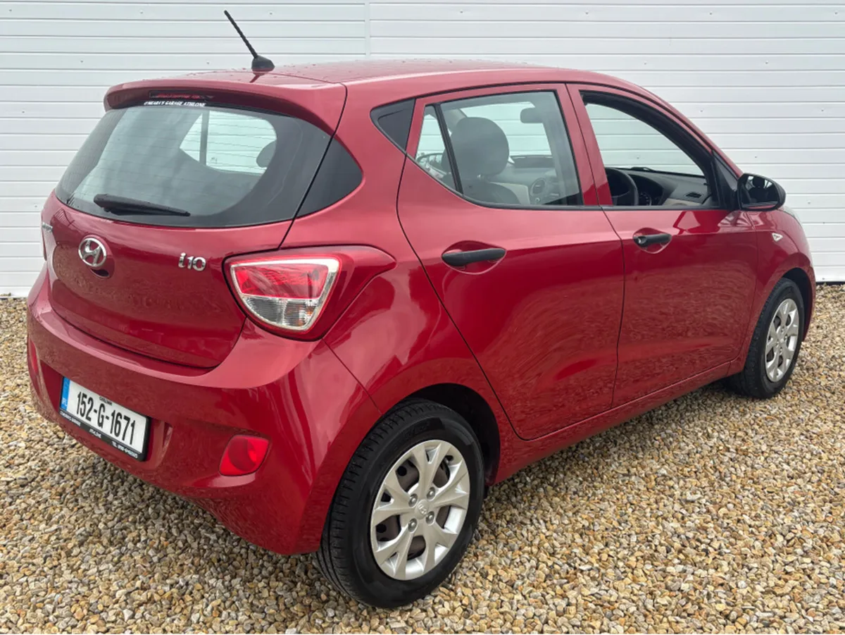 Hyundai i10 MANUAL CLASSIC 4DR - Image 2