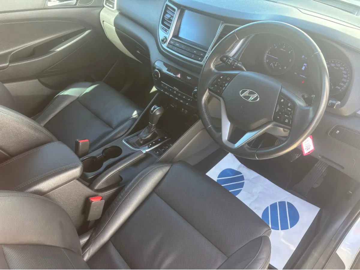 Hyundai Tucson 4WD EXECUTIVE 5DR AUTO - Image 2