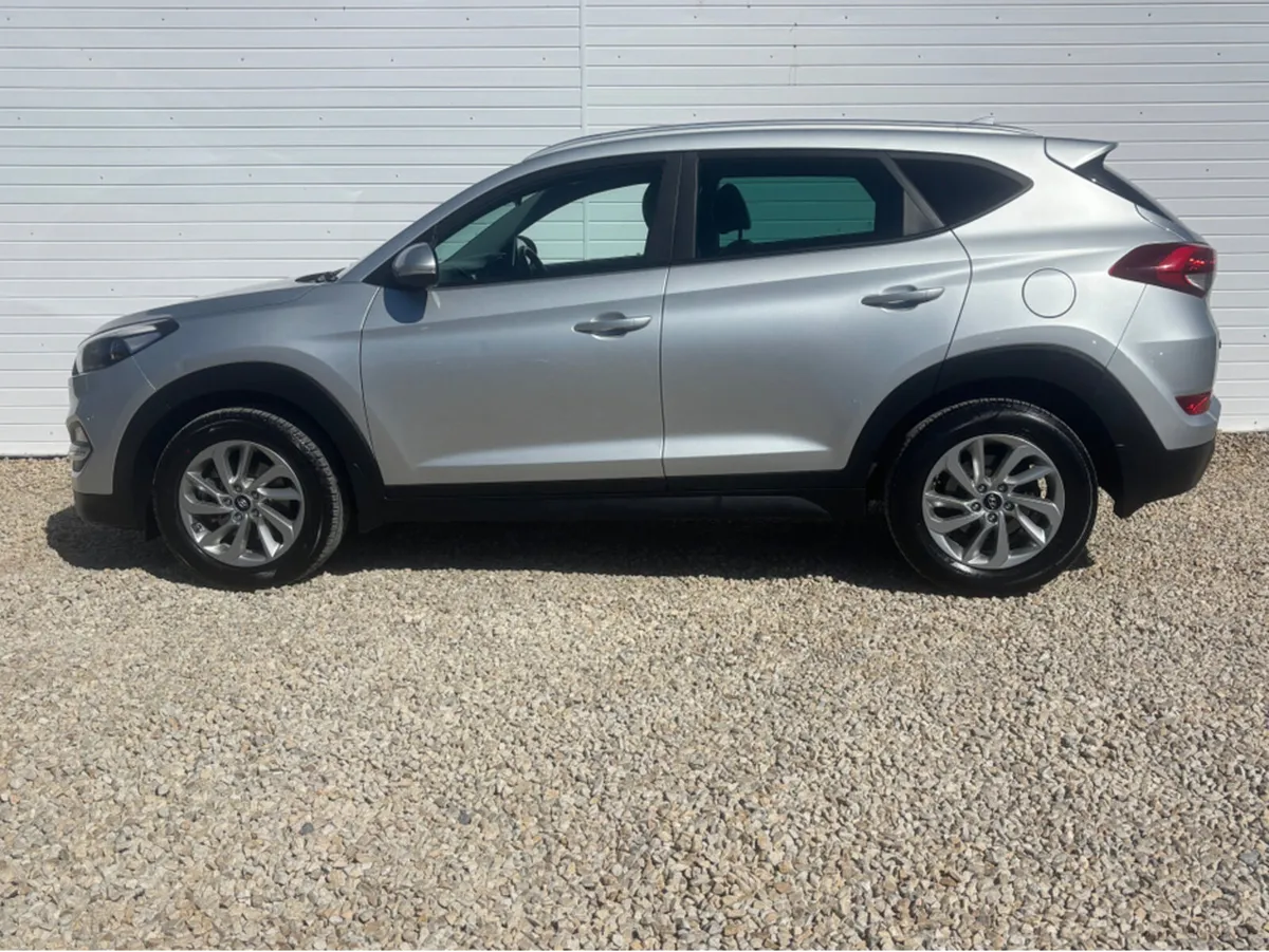 Hyundai Tucson 4WD EXECUTIVE 5DR AUTO - Image 4