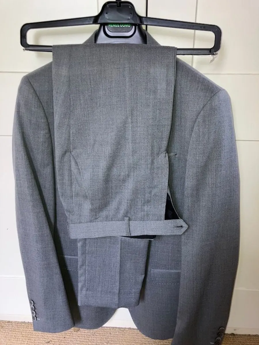 Suit - Image 3