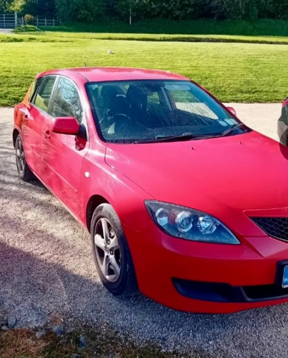 Mazda 3  1.3 petrol 2010 - Image 1