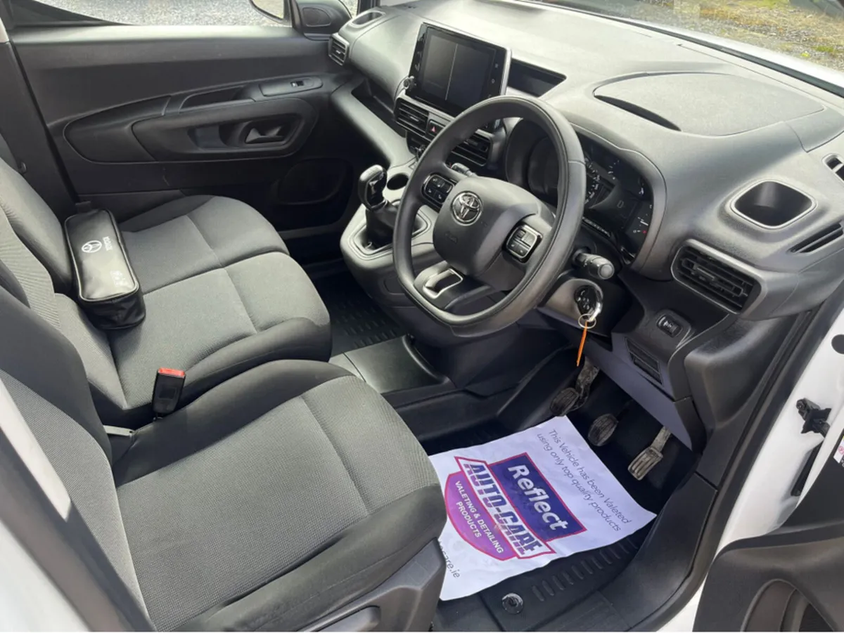 Toyota Proace 3 SEATER - Image 2