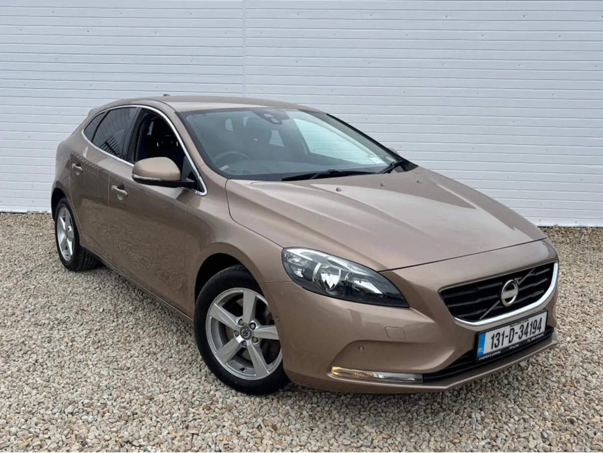 Volvo V40 40 SERIES 2.0 D3 SE 150BHP 5DR - Image 1