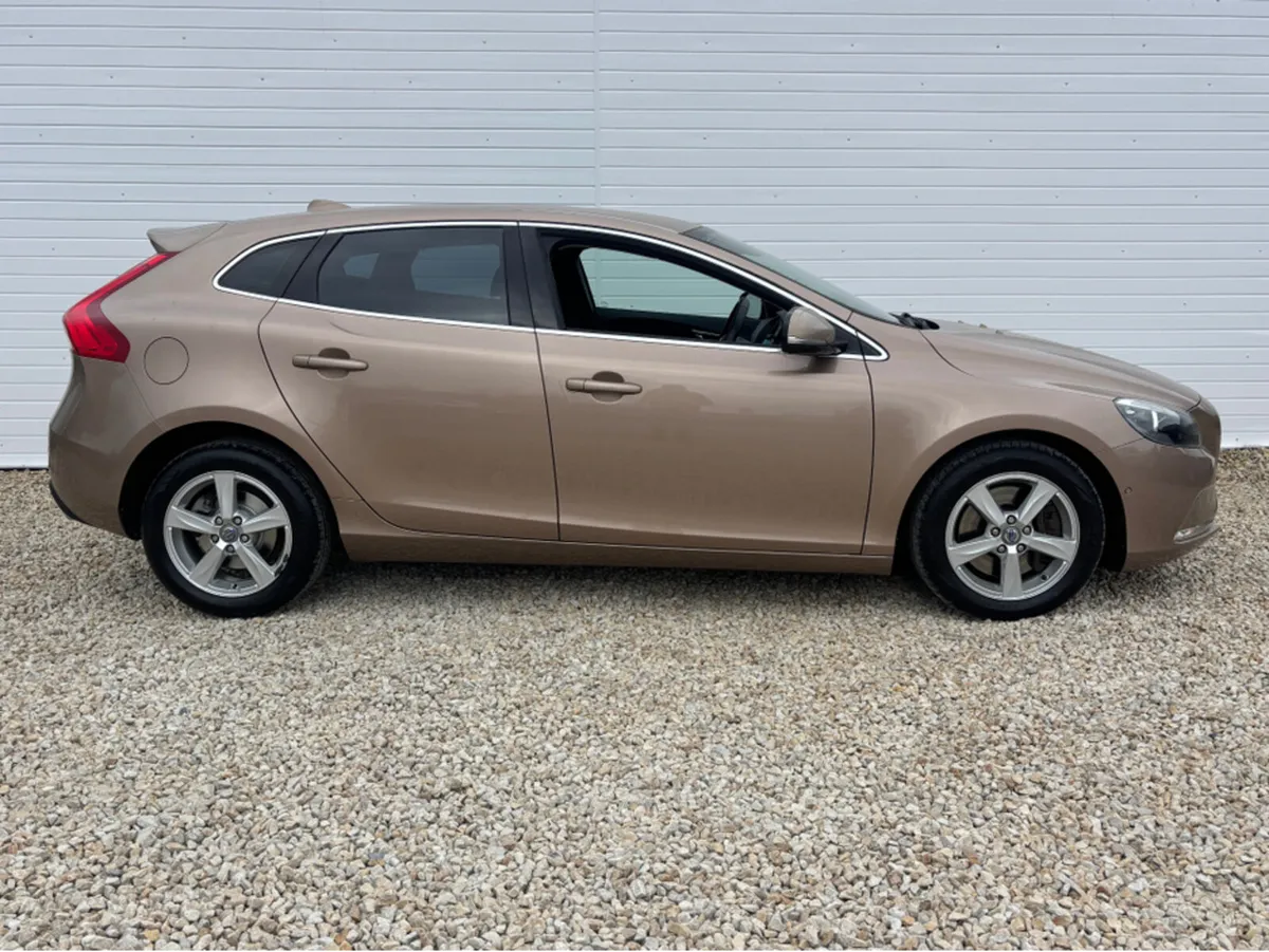 Volvo V40 40 SERIES 2.0 D3 SE 150BHP 5DR - Image 4