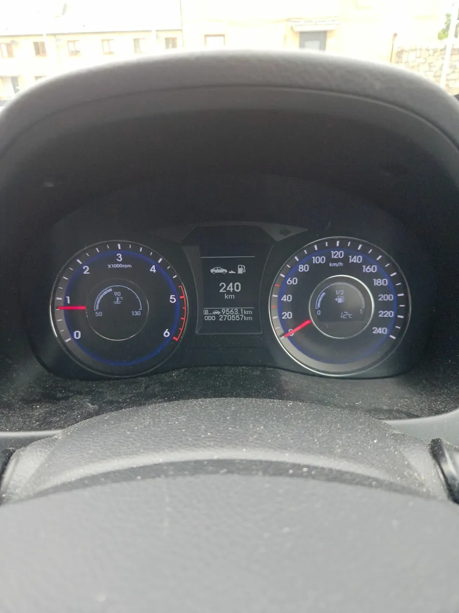 Hyundai i40 2015 - Image 2