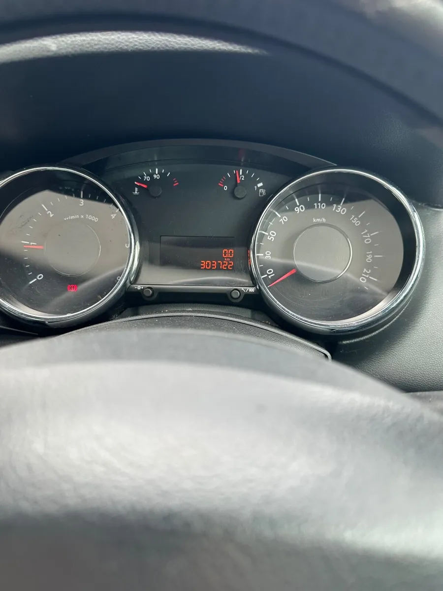 Peugeot 3008 2010 - Image 2