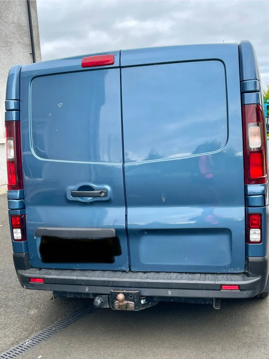 Renault traffic van - Image 1