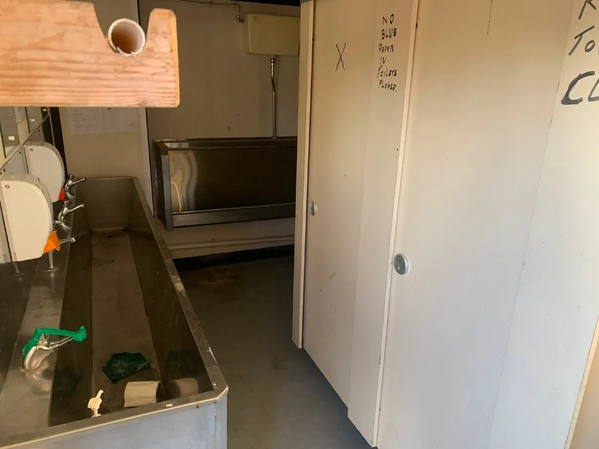 20' x 10' AV Toilet for Sale / Hire - Image 4