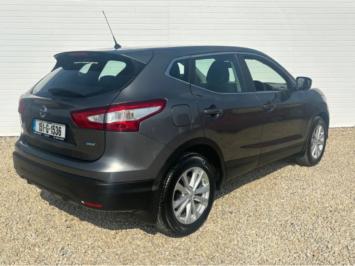Nissan Qashqai 1.5 DSL SV SAFETY PK 4 4DR - Image 4